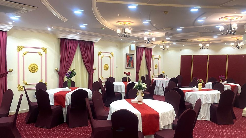 undefined Majestic Hotel 10