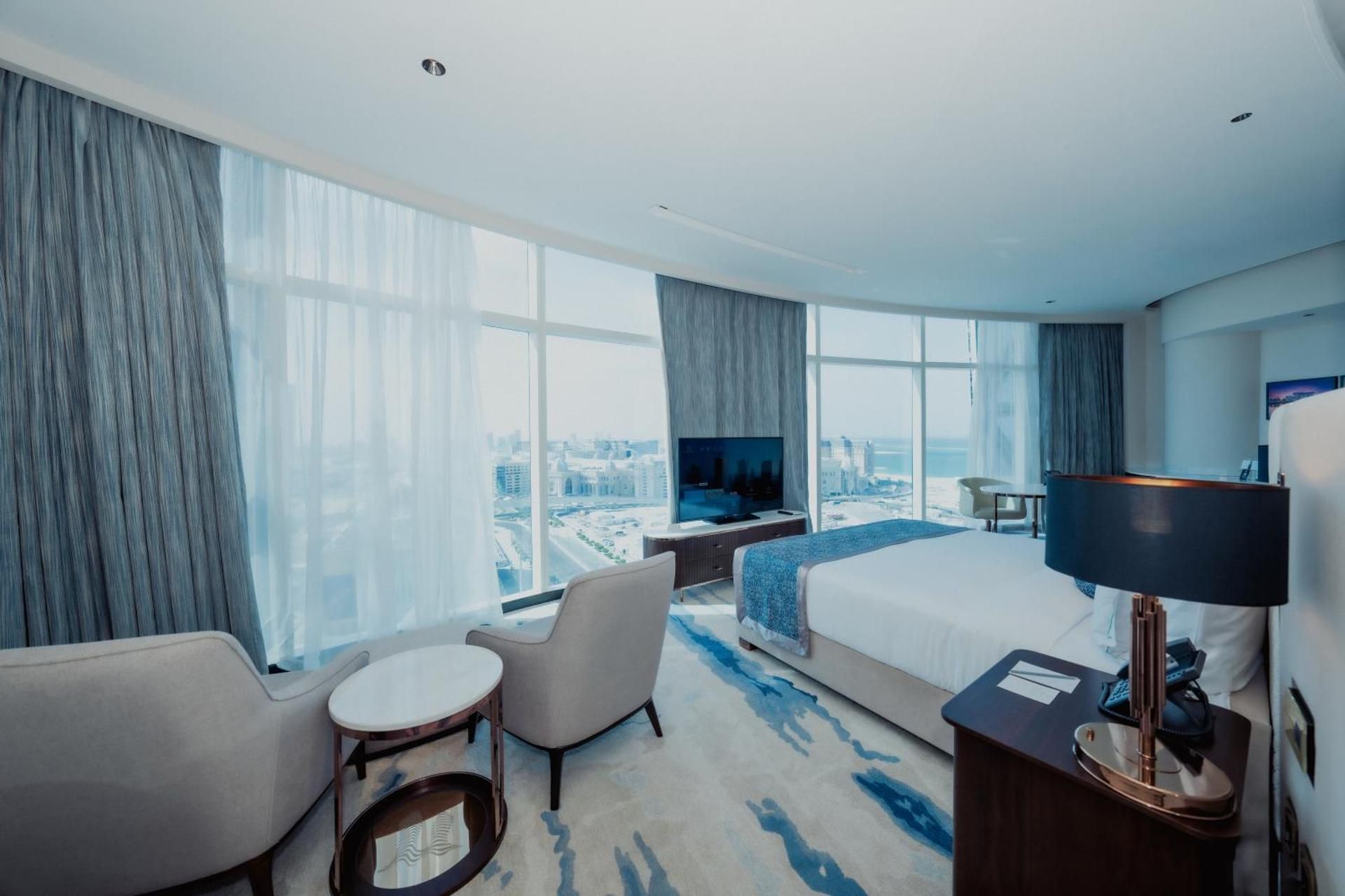 Superior Boulevard View Room