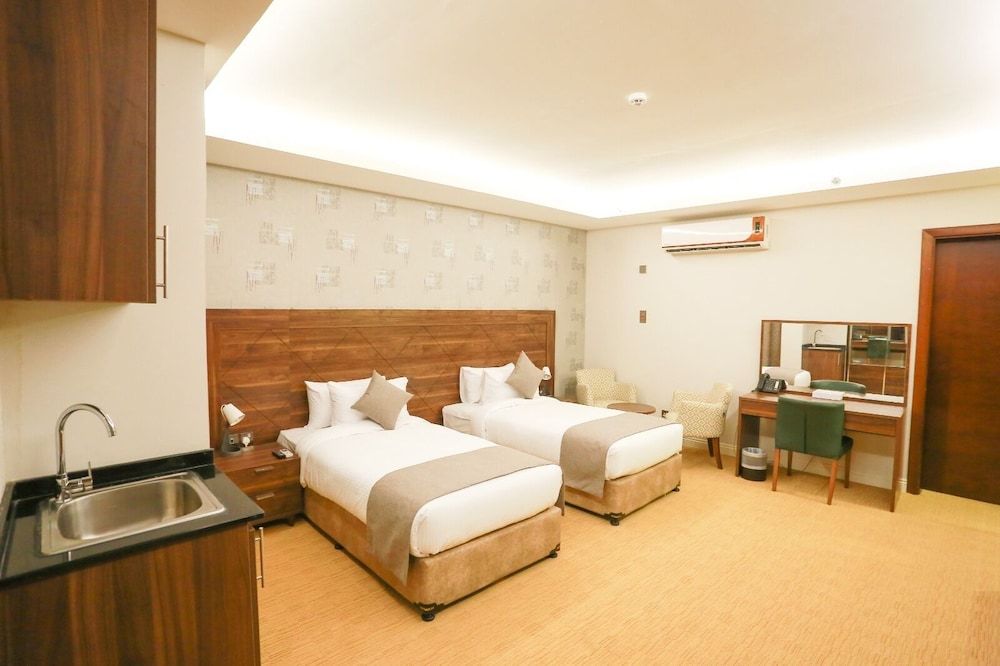 undefined Oyyo Plaza Hotel Apartment 2