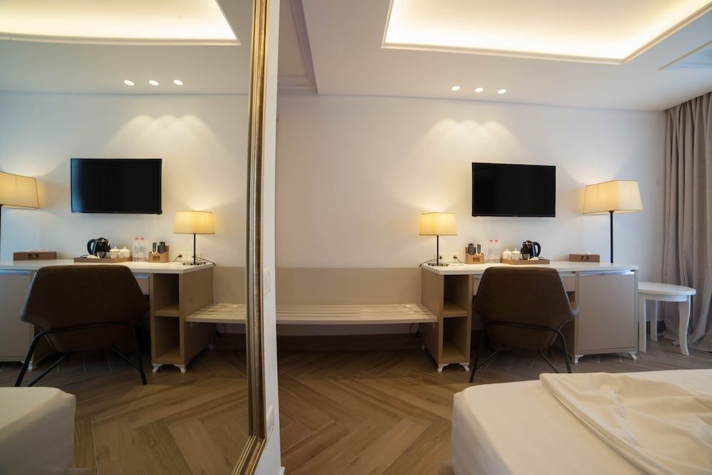 Grand Blue Fafa Deluxe Triple Room, Sea View 4