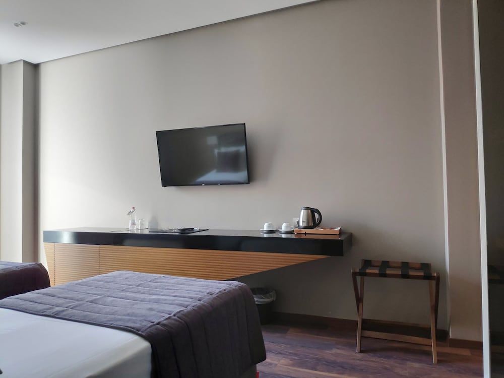 Supreme Hotel & Spa Standard Double or Twin Room 14