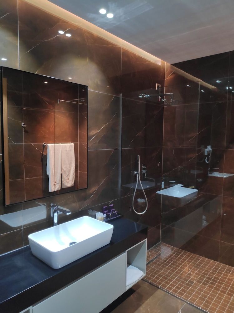 Supreme Hotel & Spa Standard Double or Twin Room 10