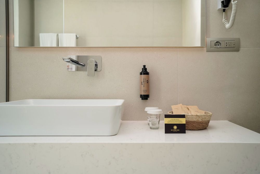 Supreme Hotel & Spa Panoramic Double Room, Sea View 7