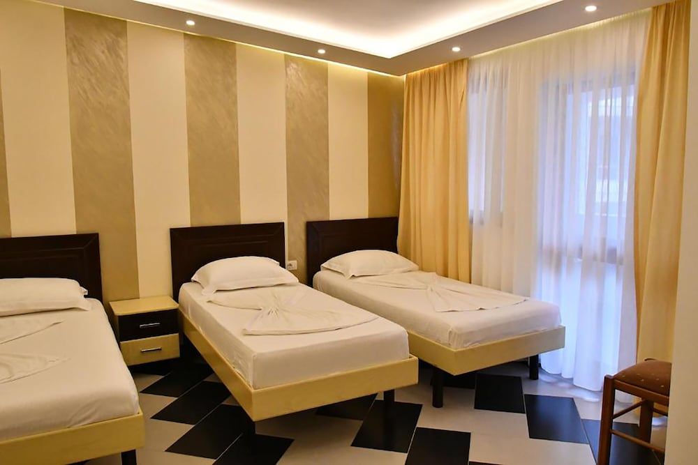 Family Room, Balcony