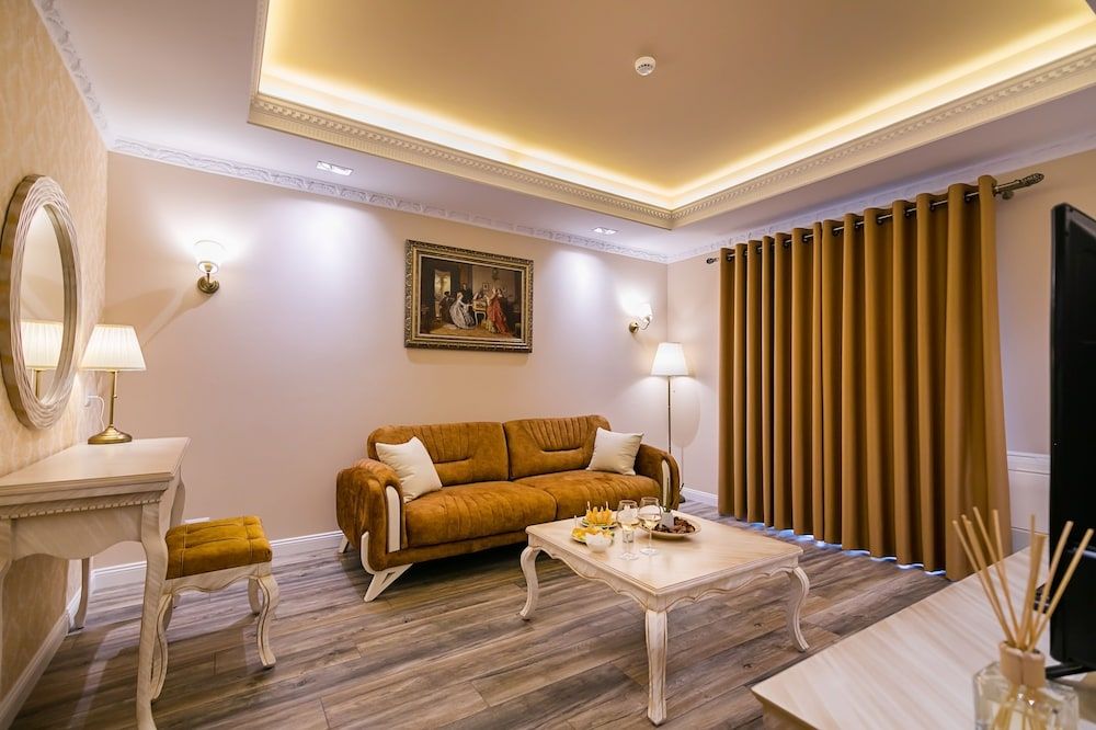Royal Studio Suite