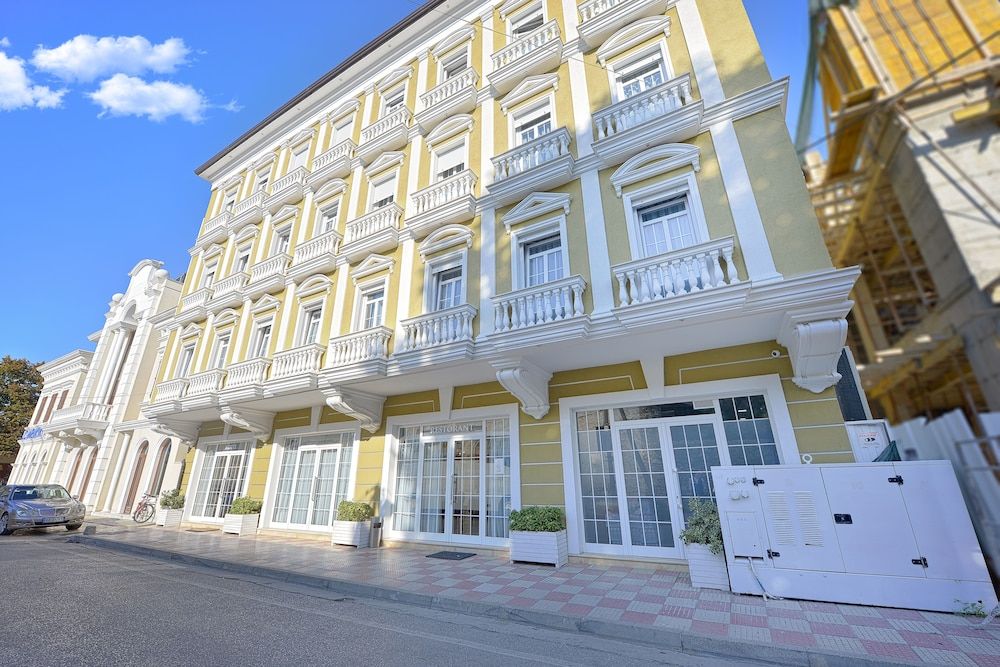 undefined Alis Hotel 6