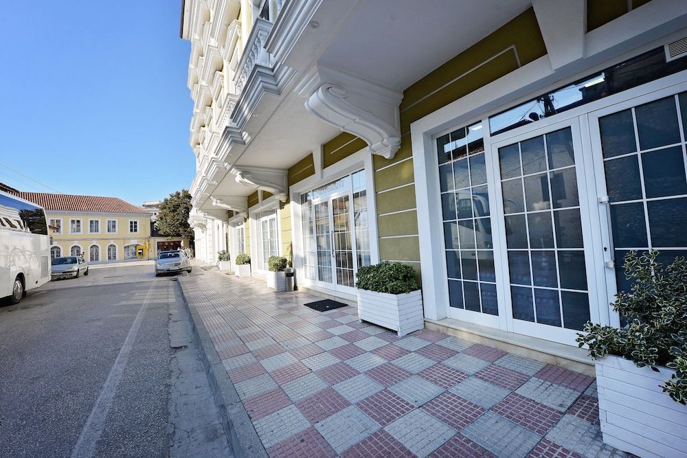 undefined Alis Hotel 8