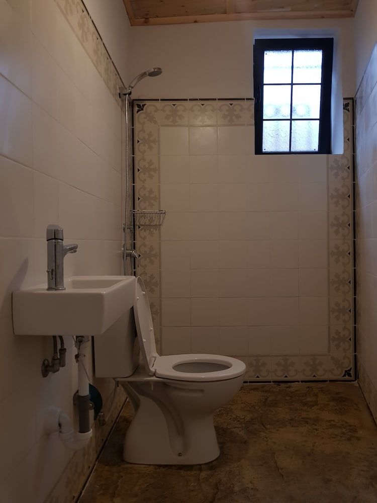 The North Hub - Hostel Standard Shared Dormitory, Mixed Dorm (8 adults) 3