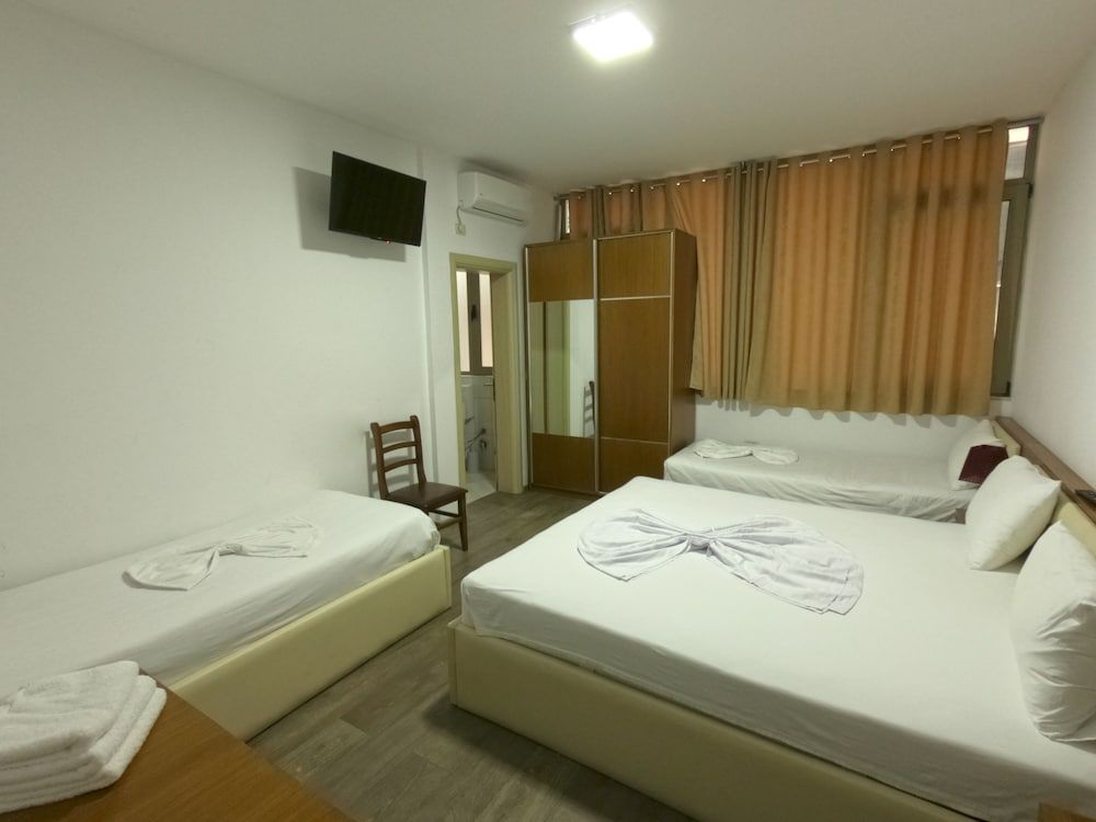 undefined Bobi Hotel 2