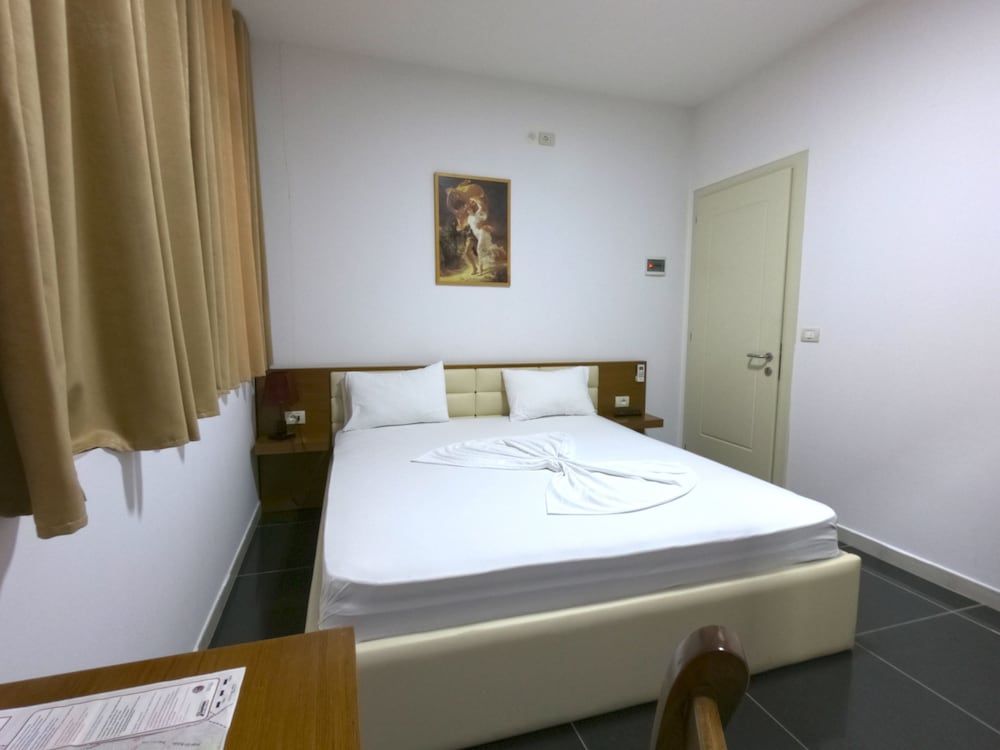 Bobi Hotel Double Room 2
