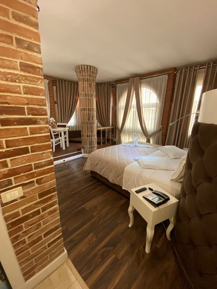 undefined The Red Bricks Hotel 7