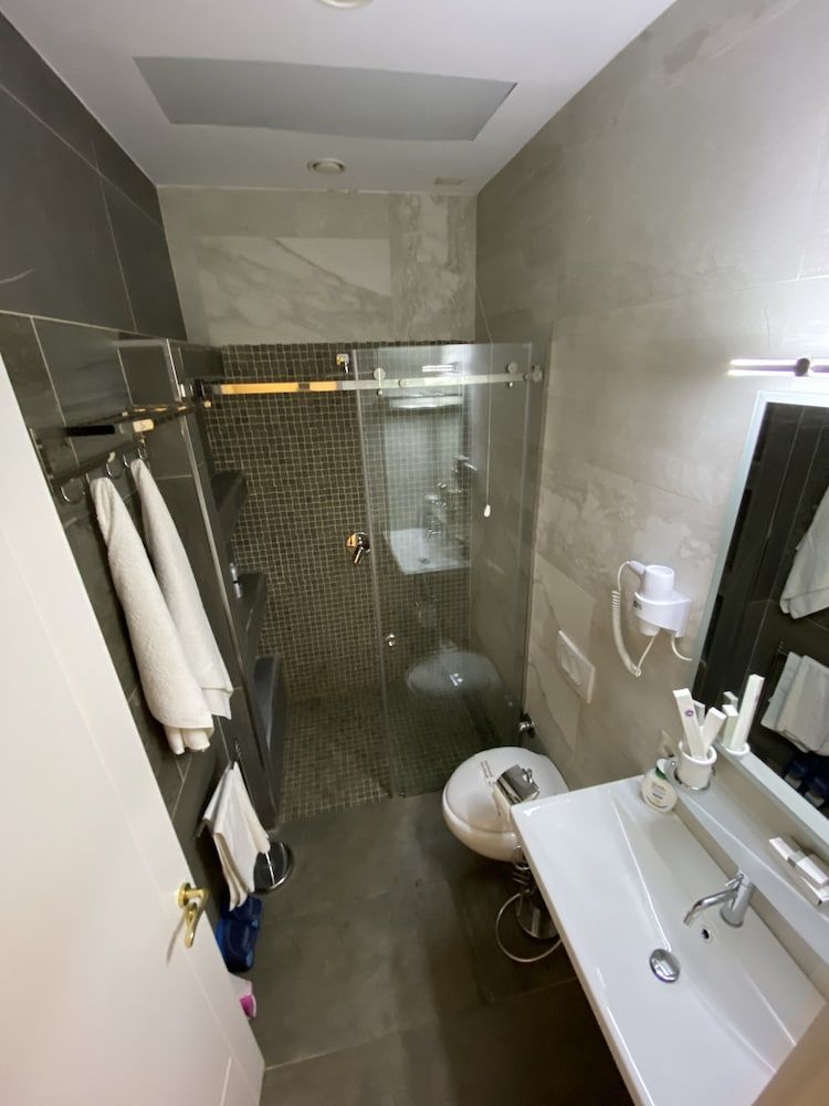 The Red Bricks Hotel Royal Double Room, Non Smoking 2