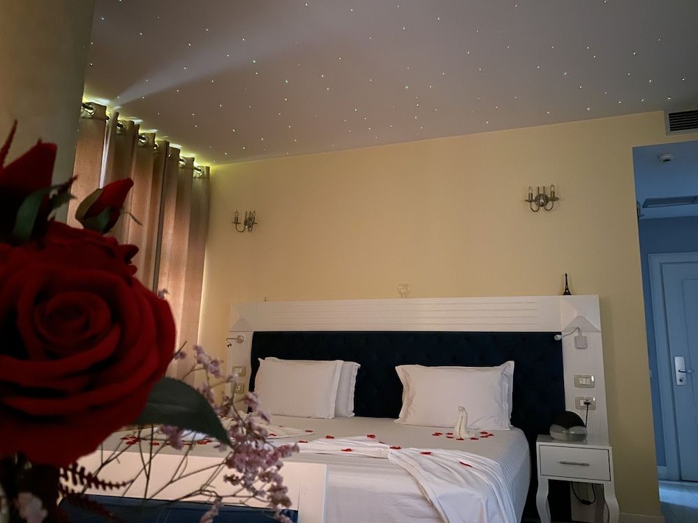 The Red Bricks Hotel Luxury Double Room, Non Smoking, City View 3
