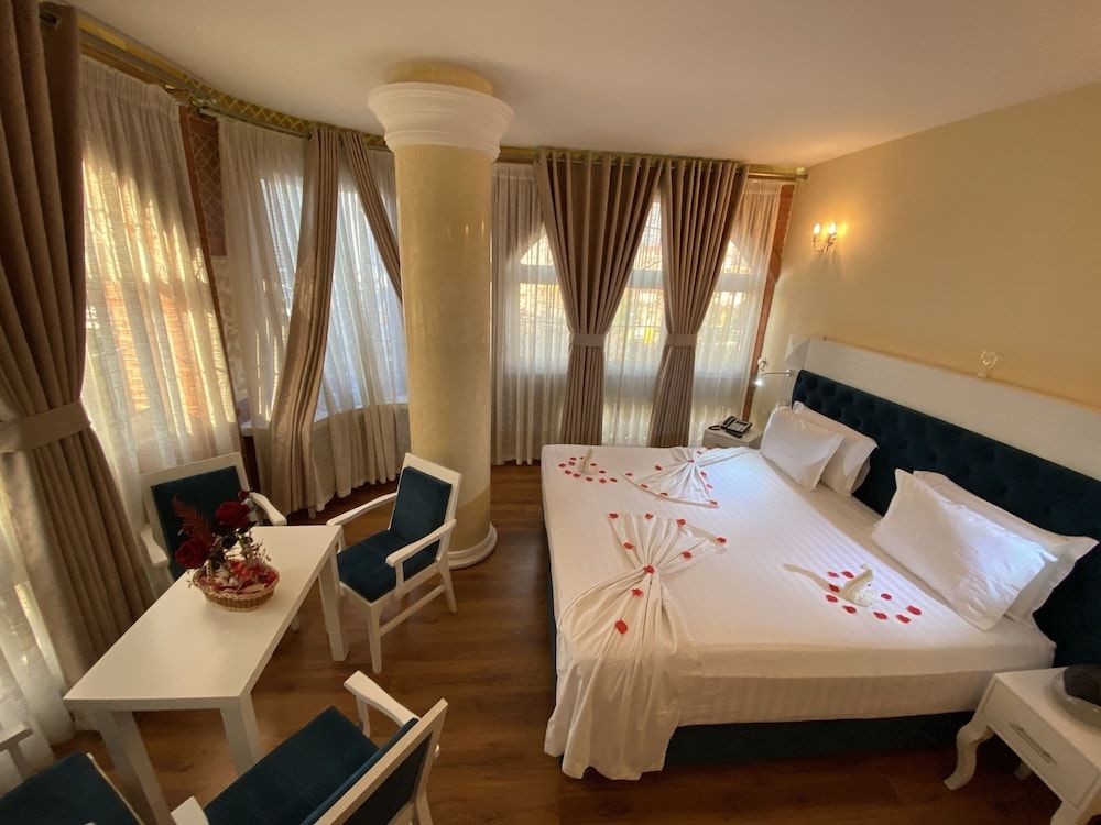The Red Bricks Hotel Luxury Double Room, Non Smoking, City View