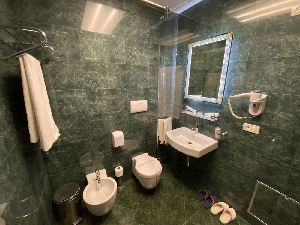 The Red Bricks Hotel Luxury Double Room, Non Smoking, City View 7
