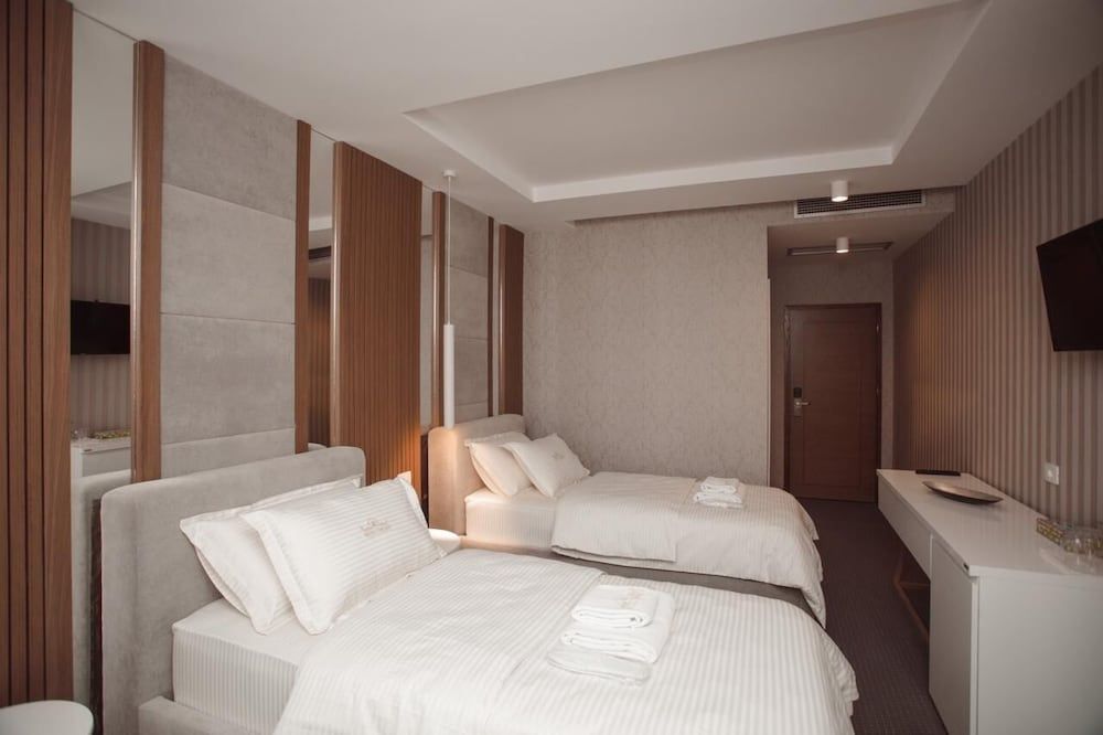 Hotel Chicago Superior Twin Room 3