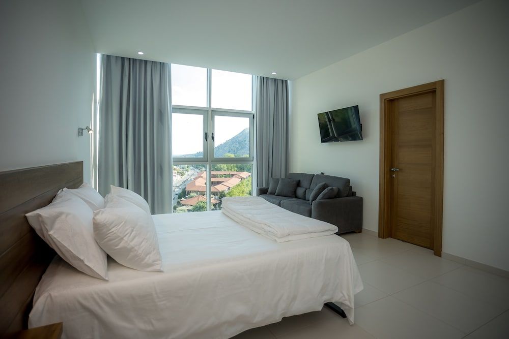 undefined Sky Hotel 7