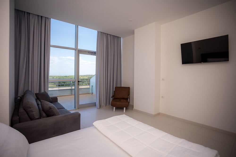 undefined Sky Hotel 8