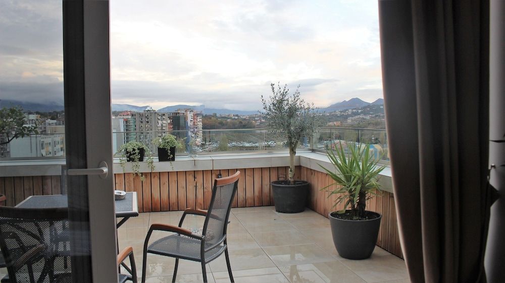 Lake Muse Apartments Penthouse Apartment 1 10