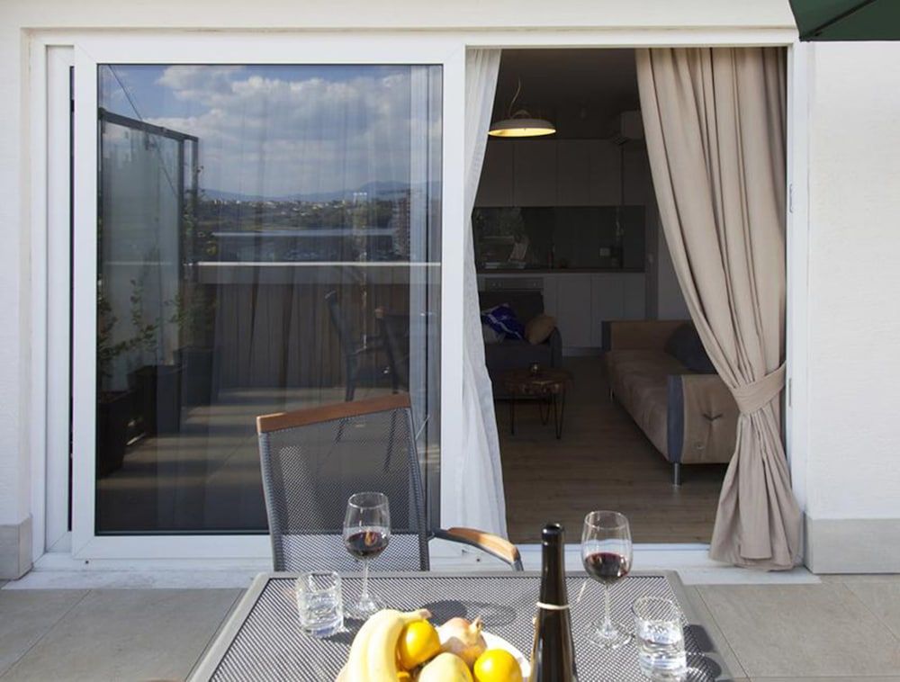 Lake Muse Apartments Penthouse Apartment 1 12