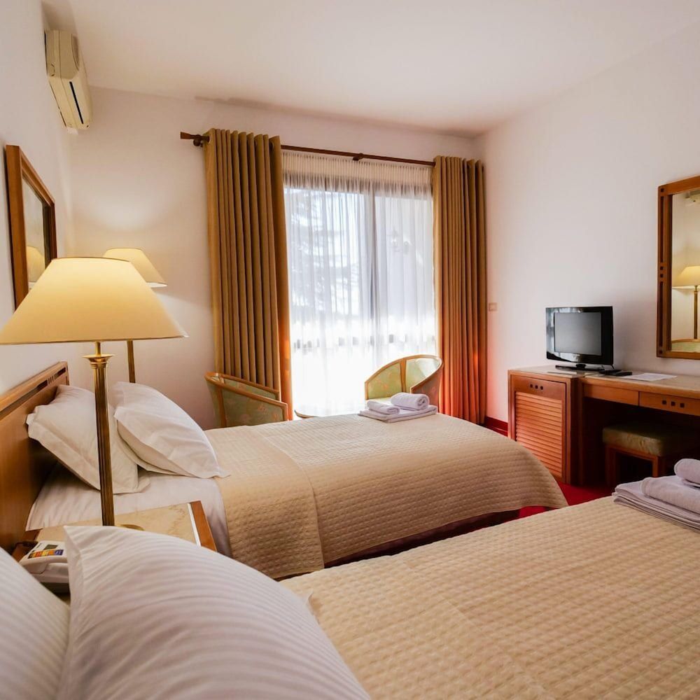 Chateau Linza Resort Standard Twin Room, Mountain View