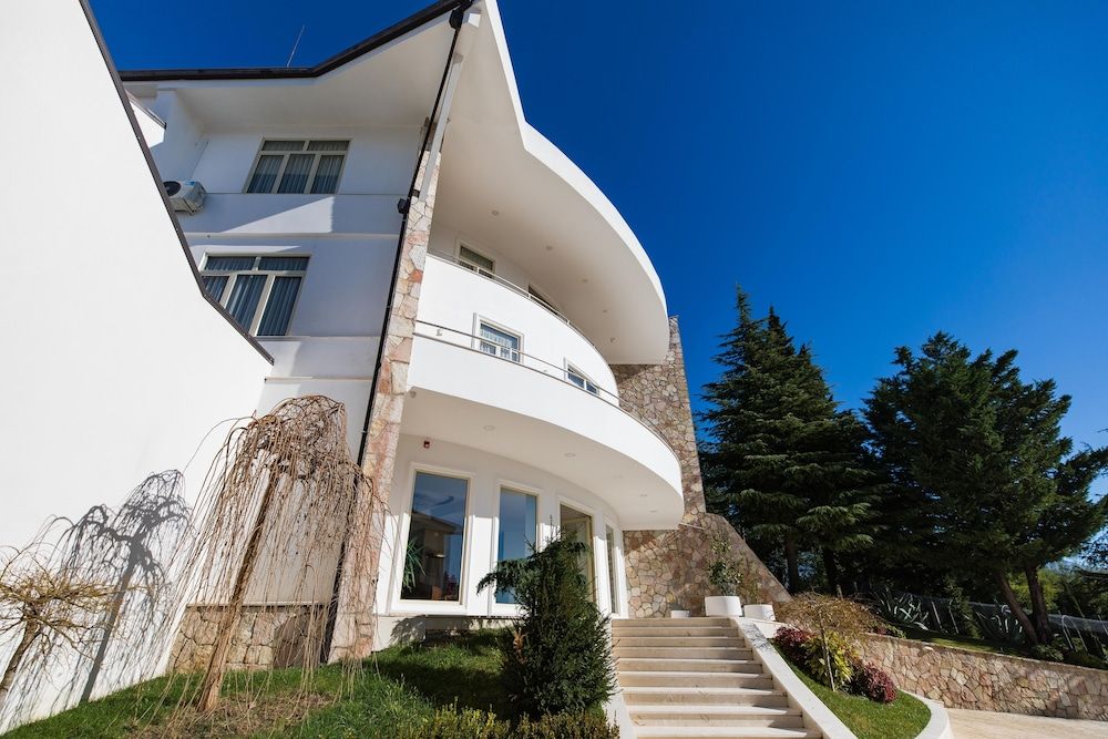 undefined Chateau Linza Resort 4