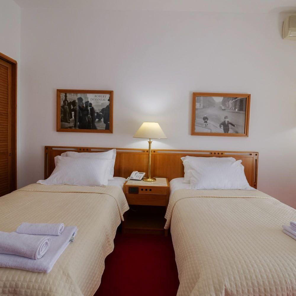 Chateau Linza Resort Standard Twin Room, Mountain View 2