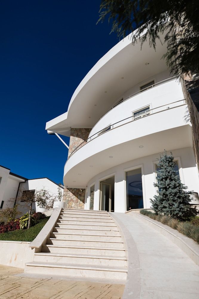 undefined Chateau Linza Resort 10