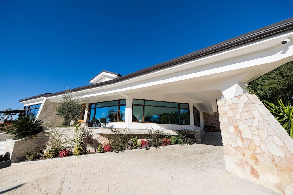 undefined Chateau Linza Resort 8