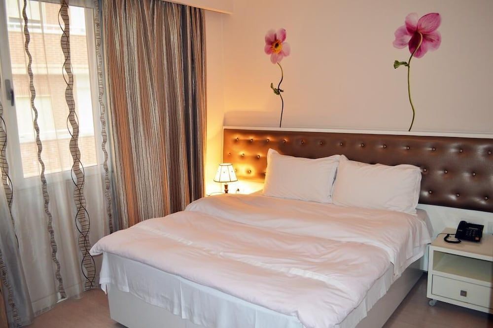 Select City Center Hotel Family Room 2