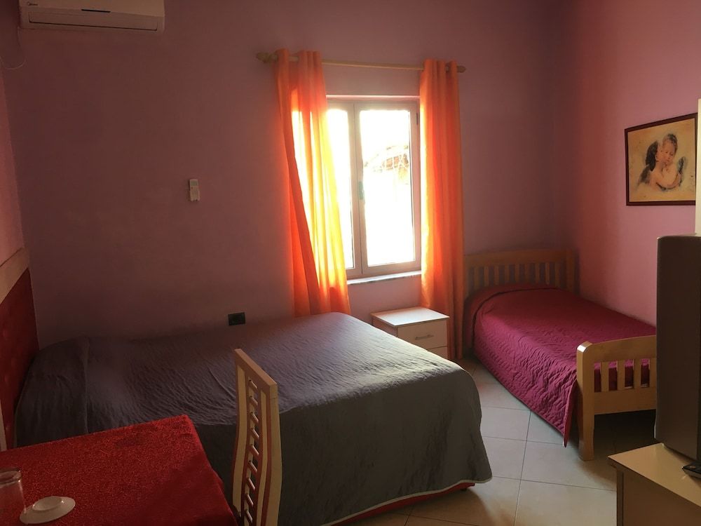 Star hotel Economy Quadruple Room, 4 Bedrooms, City View 2