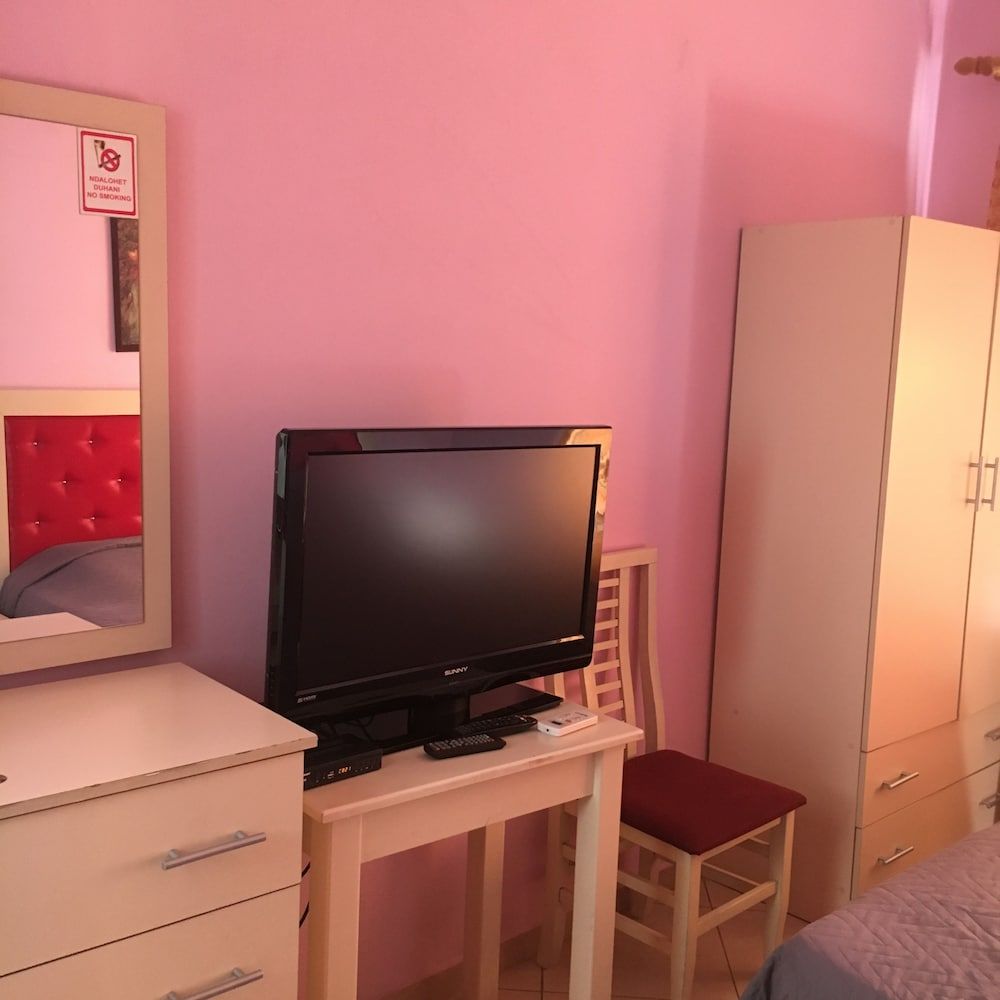 Star hotel Economy Quadruple Room, 4 Bedrooms, City View 4