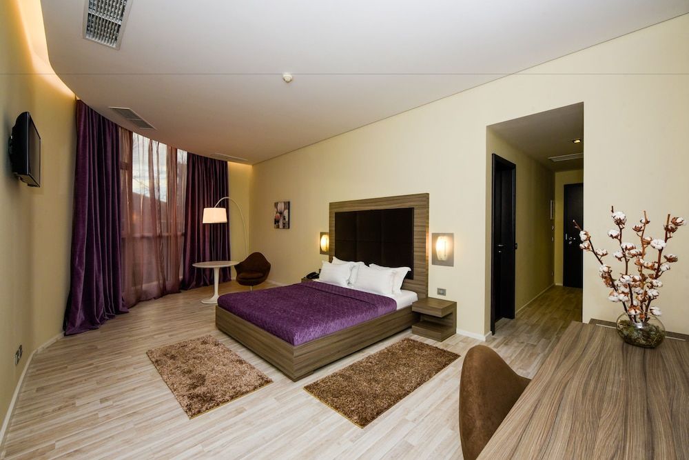 Sky Tower Double Room 3