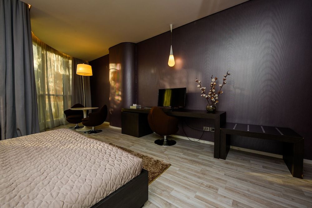 undefined Sky Tower 6