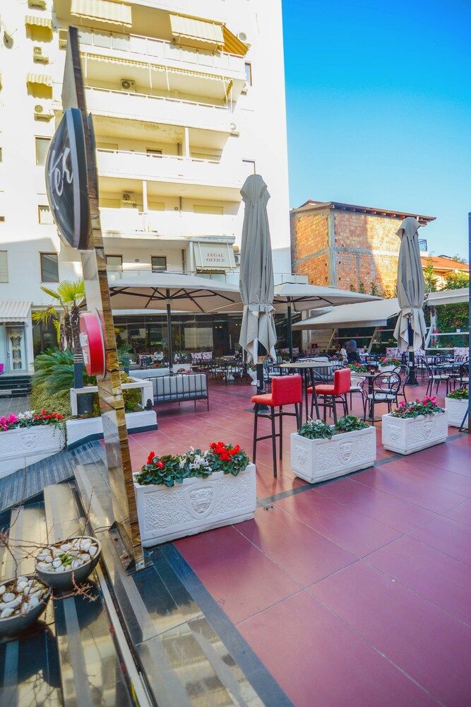 undefined Suite AIOALBANIA Trilo Bibagni