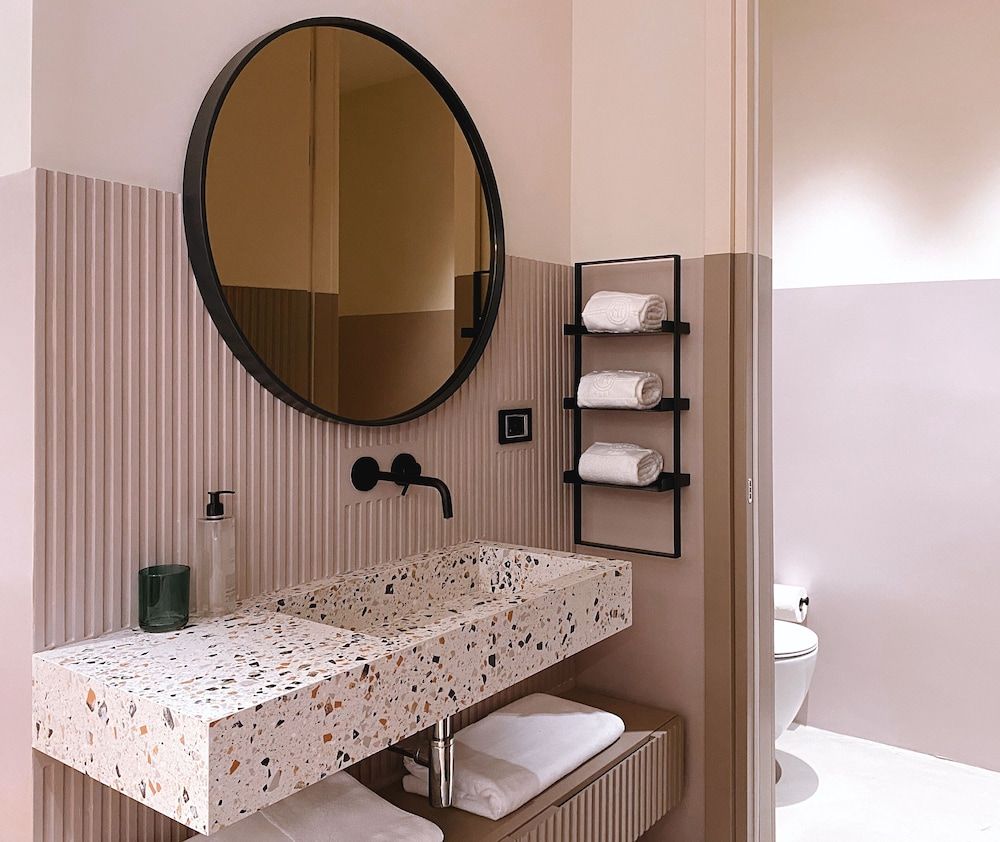 Iliria Boutique Hotel Deluxe Quadruple Room 2