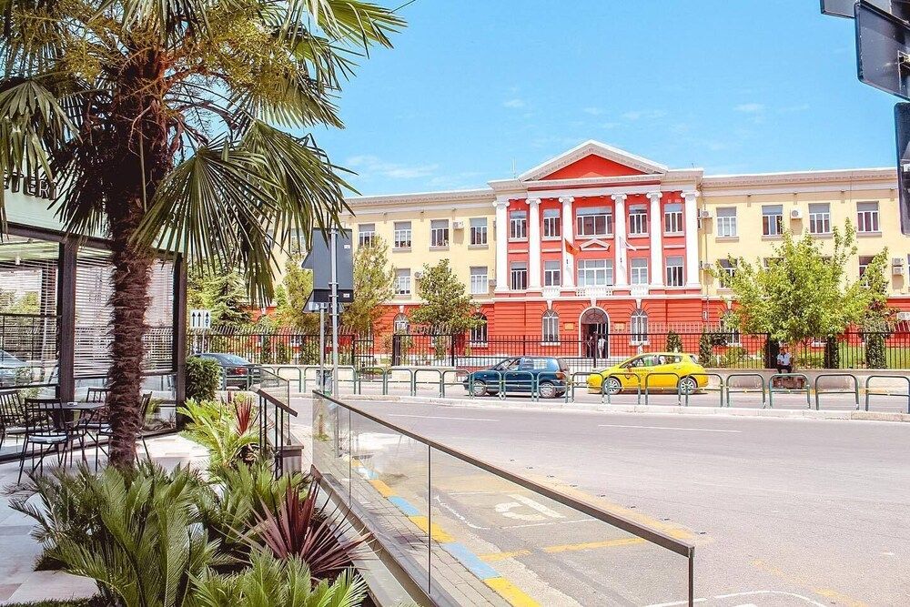 Iliria Boutique Hotel Deluxe Triple Room 5