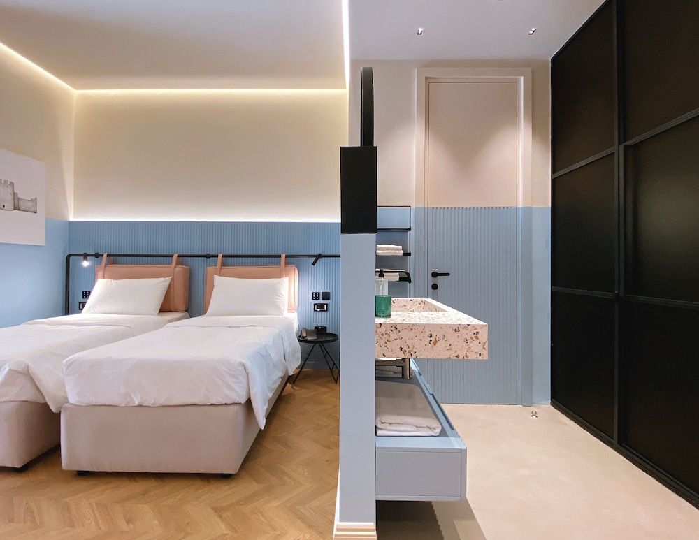Iliria Boutique Hotel Deluxe Triple Room 4