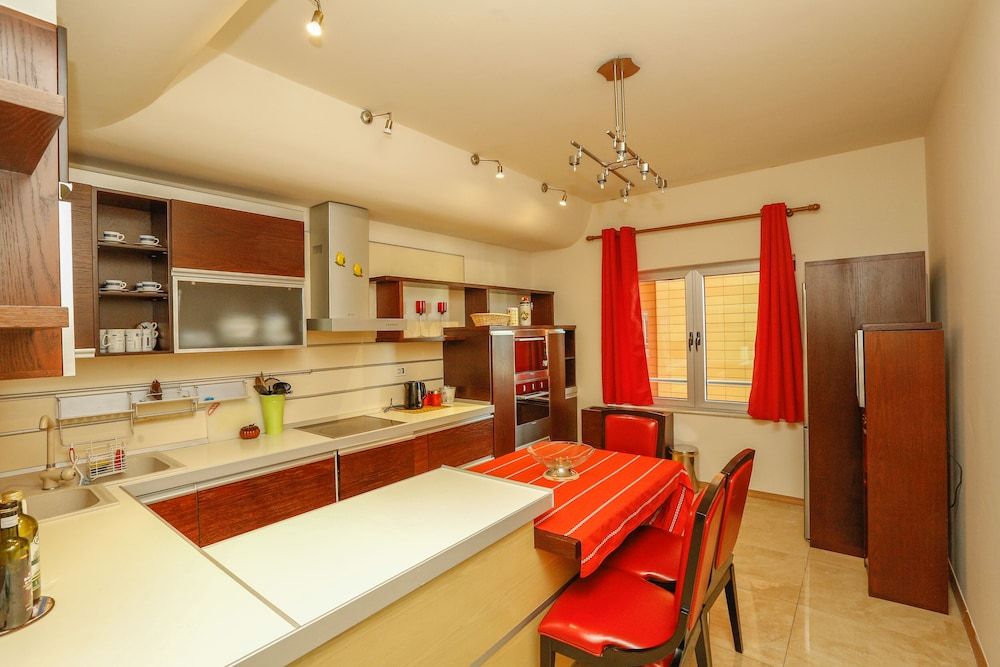 undefined Luxury European Trade Center Apartment 4