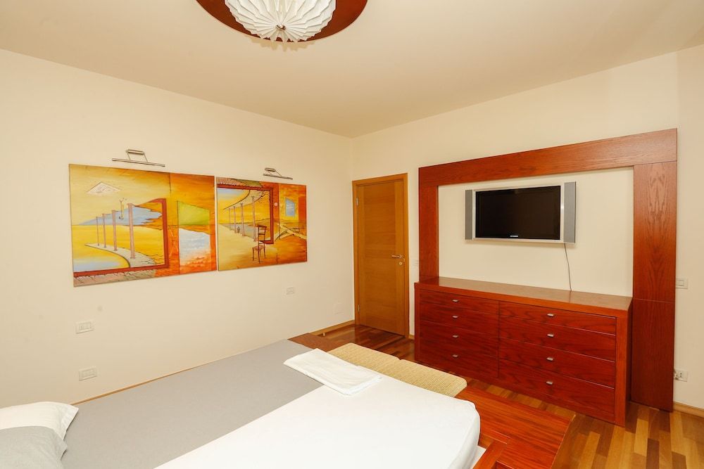 undefined Luxury European Trade Center Apartment 9