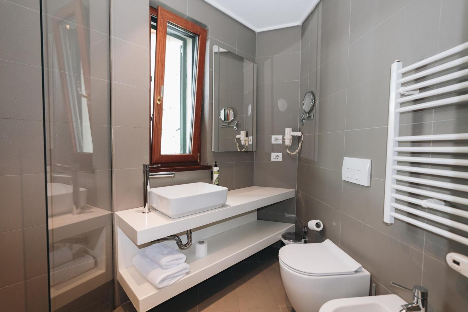 undefined Hotel Theatro- City Center 7