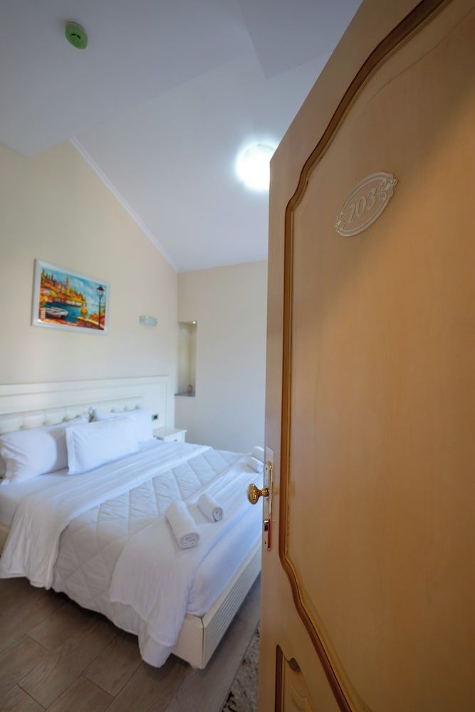 Olimpic Hotel Double Room, Balcony 3