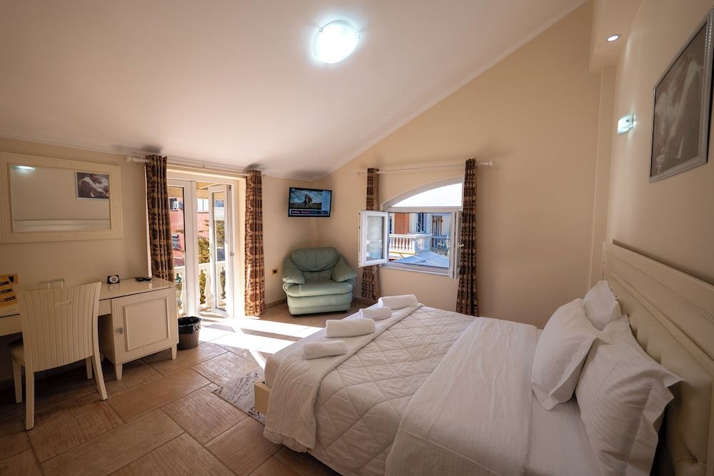 Olimpic Hotel Double Room, Balcony 5