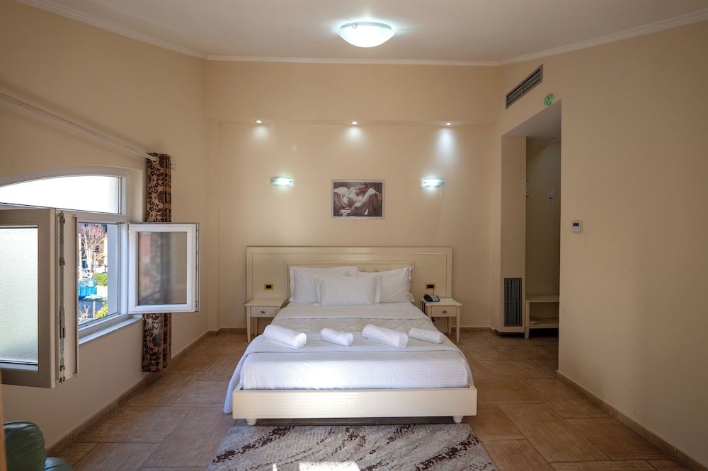 Olimpic Hotel Double Room, Balcony 4