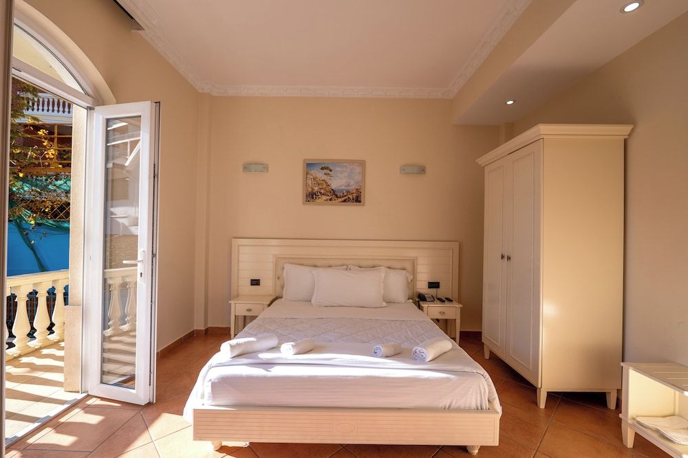 Olimpic Hotel Double Room, Balcony 8