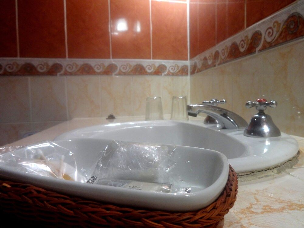 Hotel de Su Merced Deluxe Quadruple Room, 1 Bedroom, Private Bathroom, Courtyard View 4