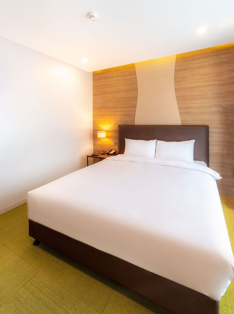 International Hotel Ulaanbaatar Deluxe Double Room, 1 King Bed 3