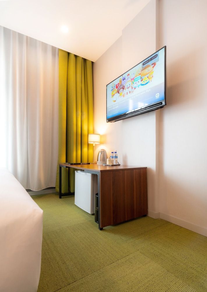 International Hotel Ulaanbaatar Deluxe Double Room, 1 King Bed 9