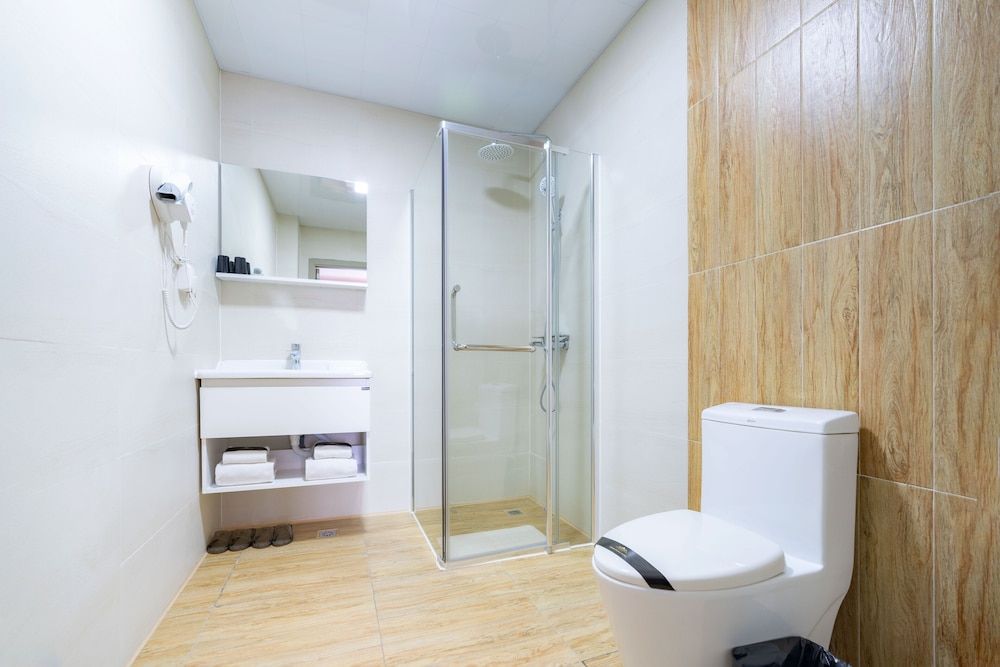 International Hotel Ulaanbaatar Deluxe Double Room, 1 King Bed 5