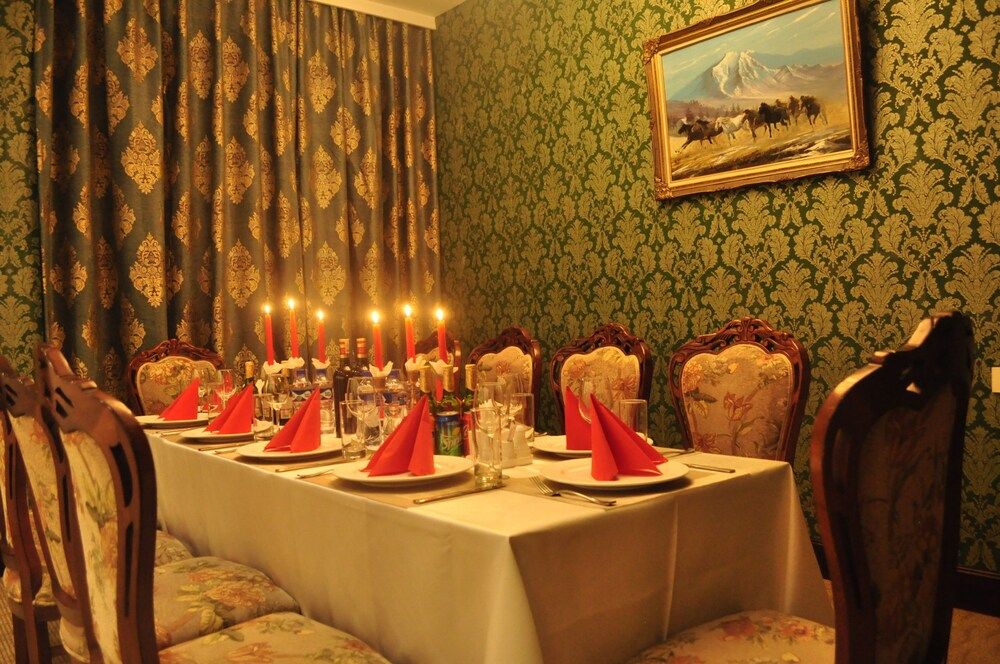 undefined Platinum Hotel 6